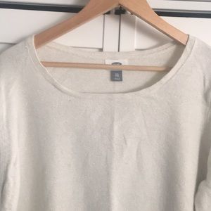Old Navy Sweaters - Old Navy light weight Sweater Old Navy Sweaters - Old Navy light weight Sweater